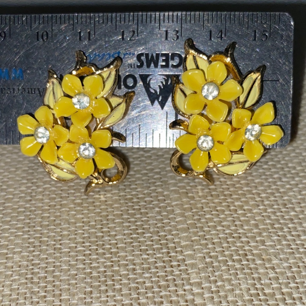 Vintage Yellow Floral rhinestone clip on Earrings
